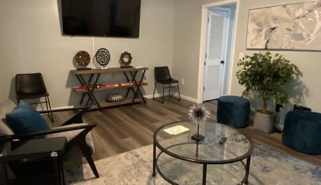 Newly Renovated Cozy/Modern Pet-Friendly Villa for the entire family to enjoy.