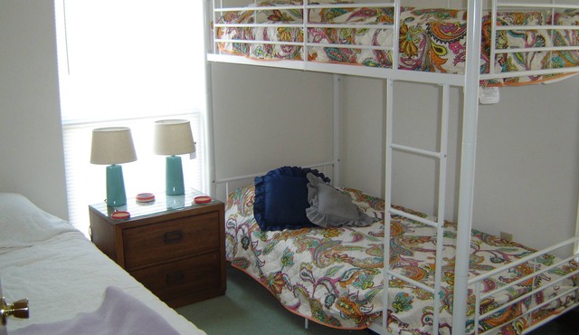 “Nex-ta-sea” 3 BR, 2 bath close to beach access