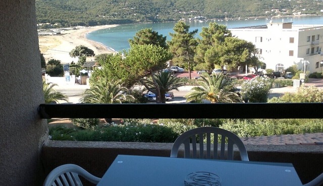 Nice apartment by the sea