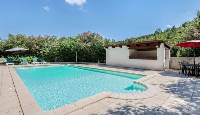 Nice apartment for 10 guests with pool, A/C, WIFI, TV, patio, pets allowed and panoramic view