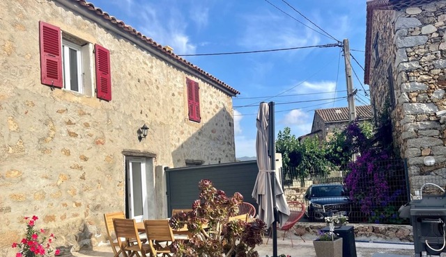 Nice holiday home with airconditioning, close to the beach!