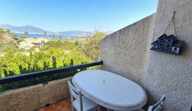 Nice T4 with pool and balcony in Grosseto-Prugna