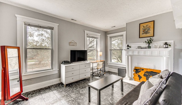 Norfolk Apartment: 1 Mi to Ocean View Beach Park!