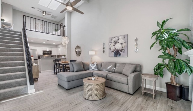 North Phoenix Condo Sleeps 6!
