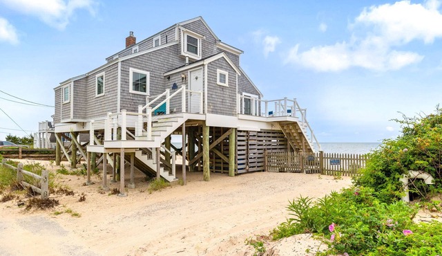 Oceanfront three bedroom home- breathtaking views of Nantucket Sound