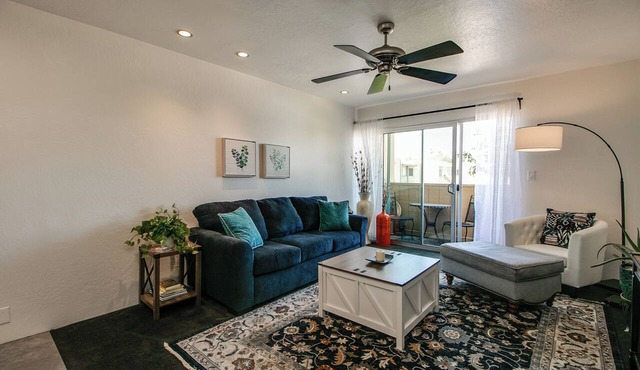 Old Town Scottsdale 1 Bdrm Condo in Prime Location!