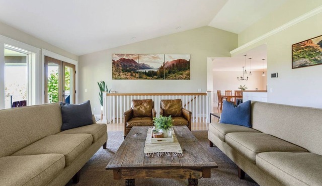 Our Friends House- Quiet, Comfortable Retreat on 5 acres