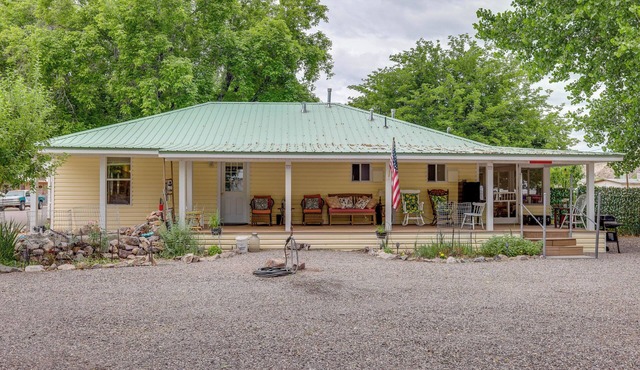 Outdoorsy Caliente Retreat w/Screened Porch