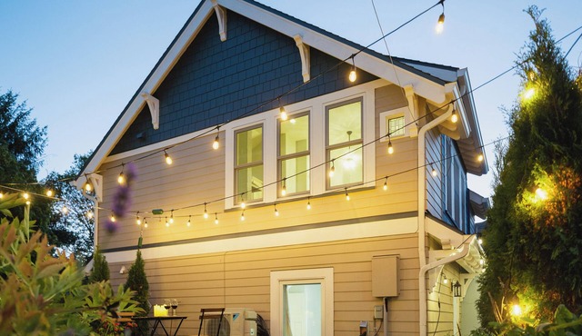 Overlook Cottage, Upscale w/Off-Street Parking!