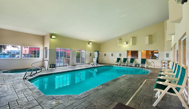 Oxford Suites Hermiston