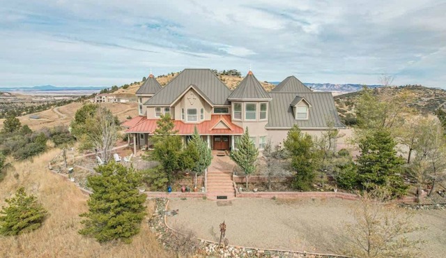 P*Large Home*Perfect for family gatherings*Views*