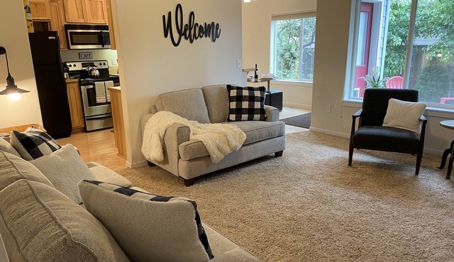 Pacific University Stay, very close to the University and downtown Forest Grove