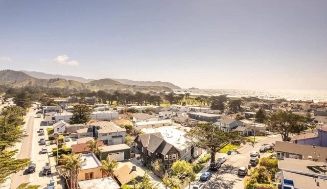 Pacifica Storybook Beach House, 2 blocks from beach, pier and golf, 10 min to SF