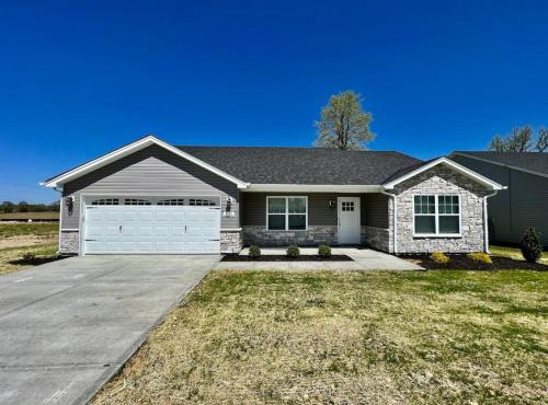 Peaceful, Brand New Ranch Home in Trenton, OH