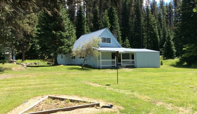 Peaceful Cabin Rental in the wilderness of the Idaho Panhandle