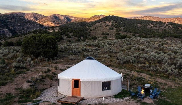 Peaceful Hillside Yurt with Countryside Views in Idaho
