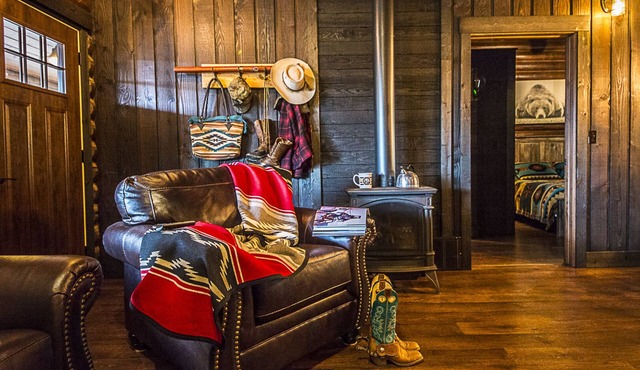 Peaceful Luxury Mountain Cabin - Quiet Retreat Near Yellowstone