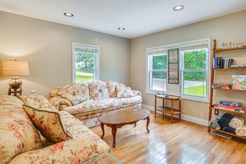 Peaceful Murray Home ~ 8 Mi to Kentucky Lake!