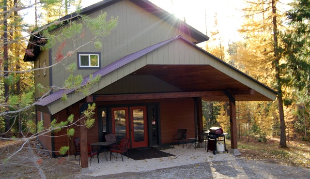 Peaceful, Private Cabin in Pines near C. Falls & W. Glacier, Dbl. Occup. Rates
