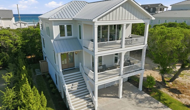 Peregrine Perch #219 - Luxury Retreat with Hot Tub, Elevator & Water Views