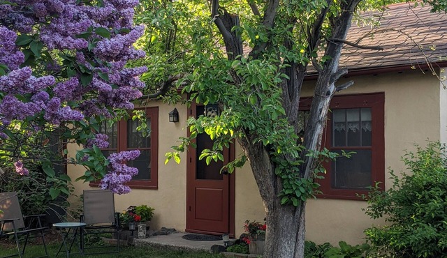 Perfect for two! Less than half mile from Yellowstone. 'Downtown' location.