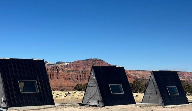 Pet-Friendly A-Frame Cabin with Amazing Night Sky Views near Capitol Reef National Park, Utah
