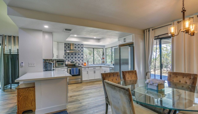 Pet-Friendly Coarsegold Vacation Rental w/Deck!