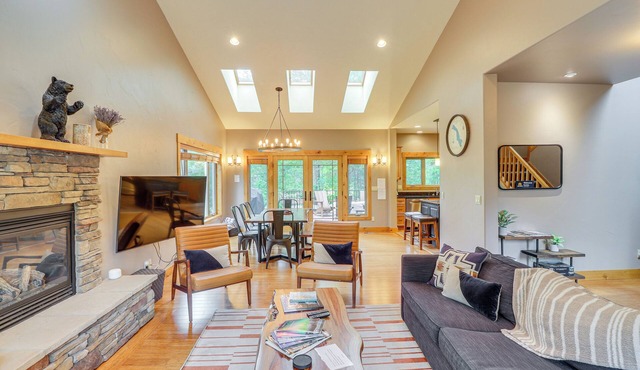 Pet-friendly Columbia Falls Home w/Gas Grill!