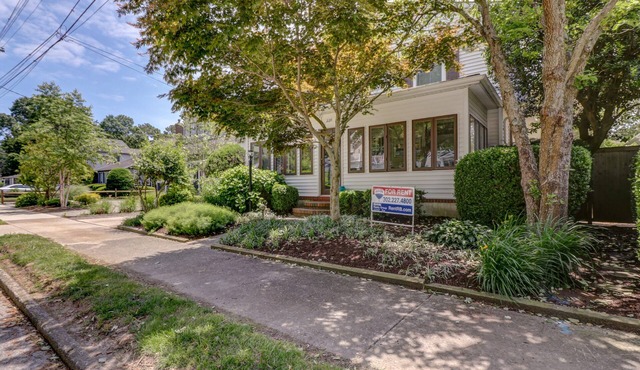 Pet Friendly Downtown Rehoboth Beach House