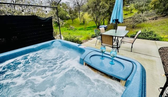 Pet Friendly/Hot Tub/BBQ/Sleeps 11/The Lighthouse
