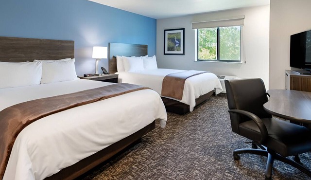 Pet-Friendly Room with Full Kitchen Near Ford Idaho Center for Concert Goers