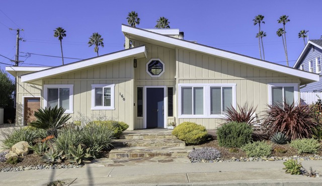 Pet Friendly Shell Beach House - Min 30 Nights