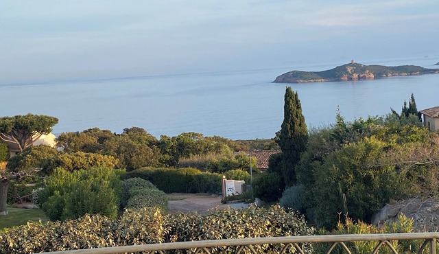 PINARELLO - Top of villa with superb view 150m from the beach, near Porto-Vecchio