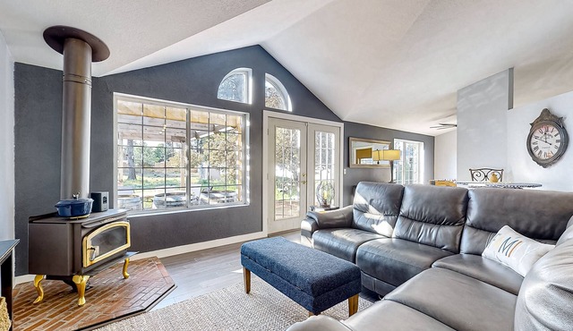 Pine-Perfected Paradise: Your Family's Relaxing Escape at the Bird House