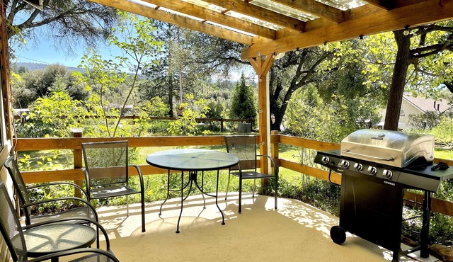 Pine Suite - Sierra Mountain Lodge