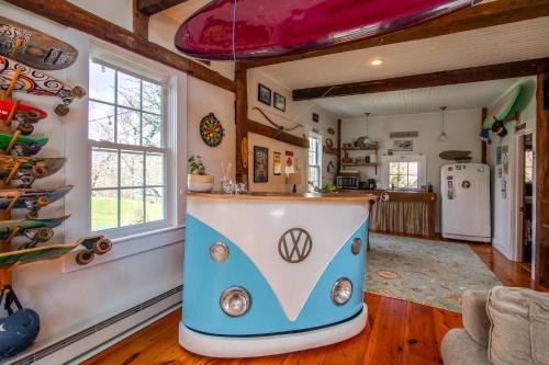 Ping-Pong & Fire Pit! Renovated Marshfield Cottage