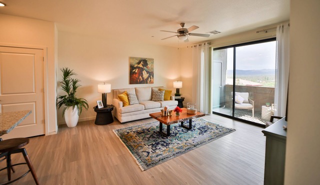 Pinot Perch at Winfields *Hot tub and pool! *Gym *Pet friendly *Close to Lakes & hiking trails