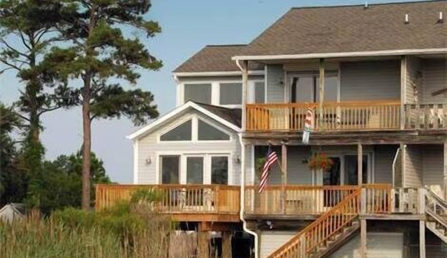 Pony Swim - Water Front Duplex,beautiful views. decks,NO LINENS PROVIDED
