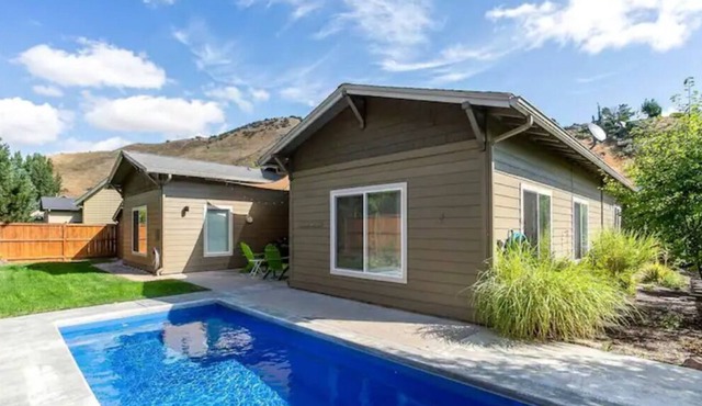 POOL BBQ Patio | Pool Table | Summer Fun