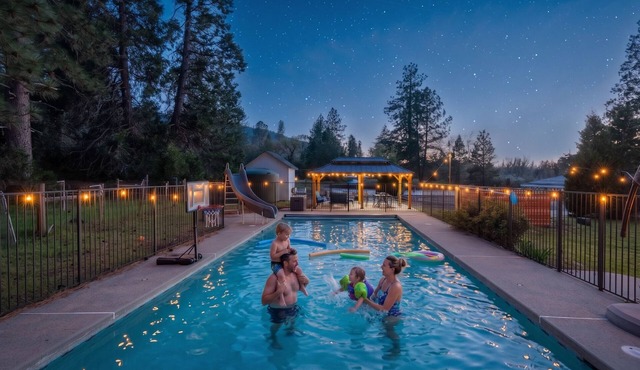 Pool*Sauna*HotTub*Theater*Bar*Pickleball*Volleyball