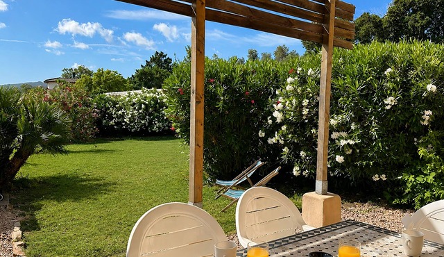 Porto-Vecchio, T3 with 2 SdB/WC, Large garden, quiet, Clim, Wifi.