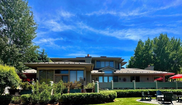 Premier lifestyle with unbeatable views- 5 minute walk to Sun Valley