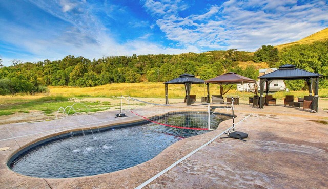 Preston Summer Getaway: ‘Sugar Creek Apartment’