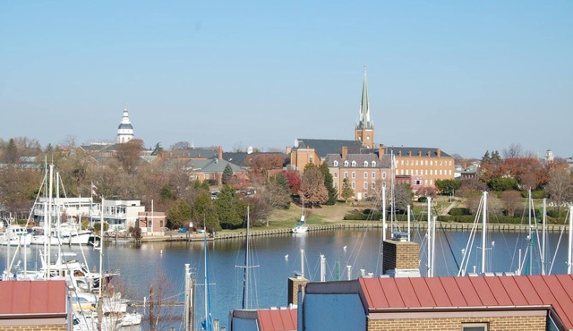 Prime Viewing for Blue Angels -Rooftop Deck and Water Views of Spa Creek!