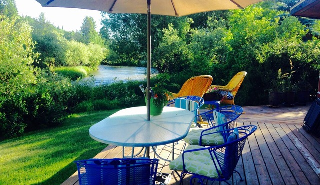 Private Creekside Oasis Mere Steps From Town