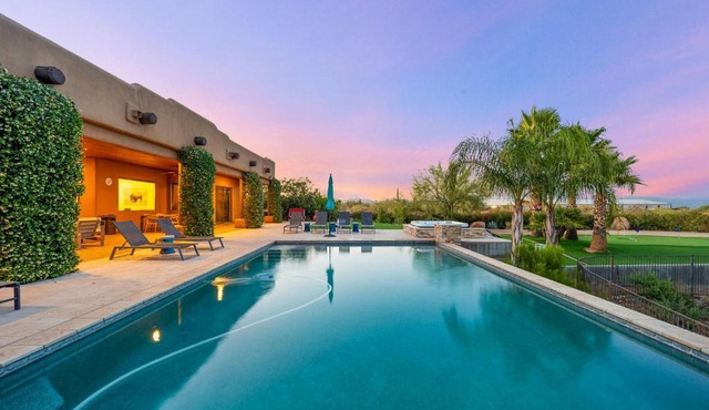 Private Desert Villa with Pool and Putting Green