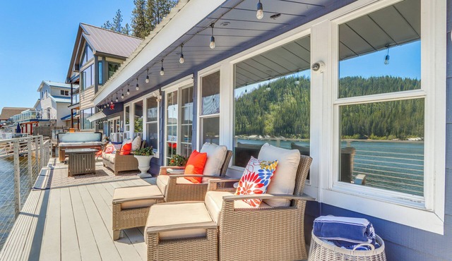 Private Hot Tub: Deer Lake Home w/Dock Access!