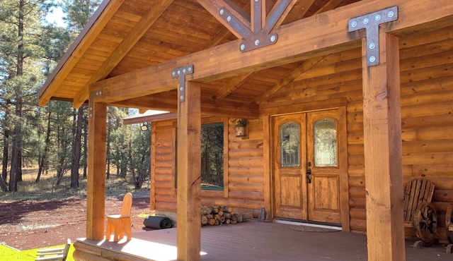 Private Luxury cabin near Williams on Historic Ranch 15 minutes from Williams!