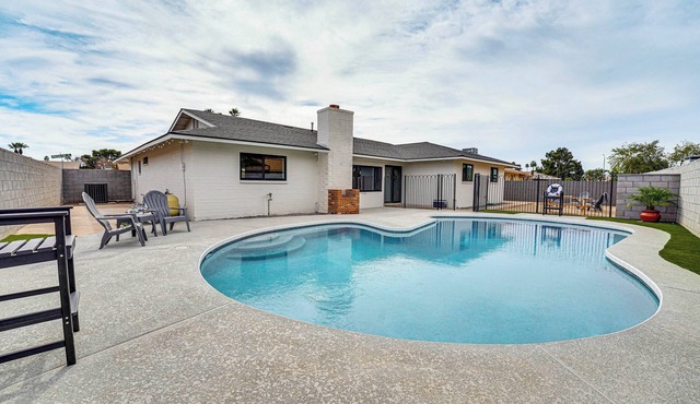 Private Pool & Yard: Tempe Family Gem Near ASU!