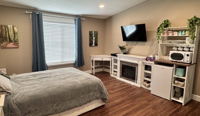 Private room and bathroom in safe Vancouver neighborhood